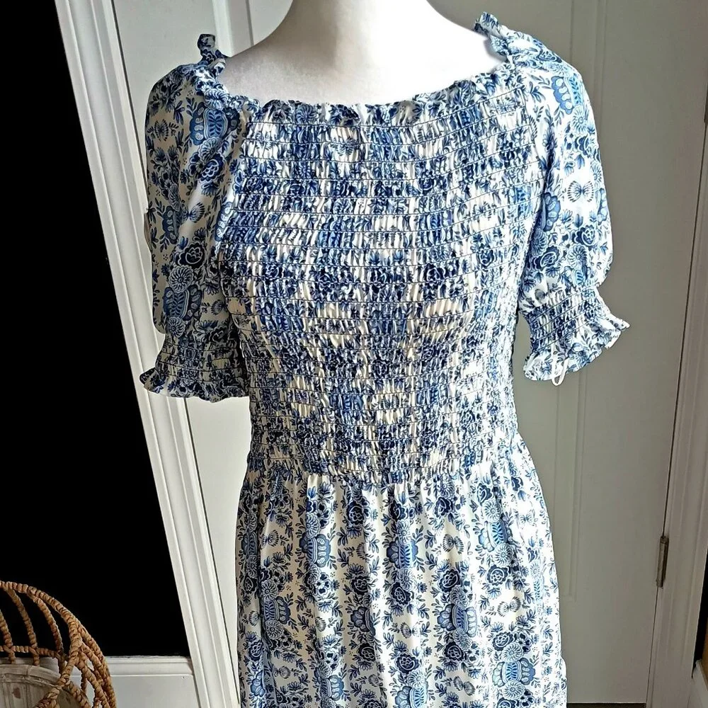 NWOT! BLUE & WHITE FLORAL Smocked MAXI DRESS - Picture 2 of 6